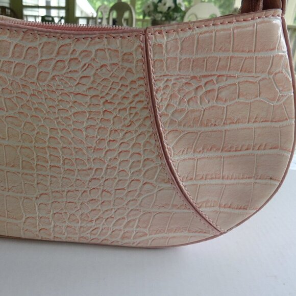 Candice ( LA)  light pink shoulder bag new with tags snake skin design stands up - Picture 12 of 13